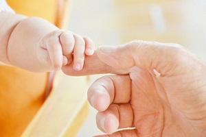 Jak duże musi być dziecko żeby przeprowadzić test na ojcostwo, Czy w teście na ojcostwo musi brać udział matka, Kiedy test na ojcostwo jest pewny, Jakie próbki do testu na ojcostwo są najlepsze