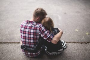 Czy badania na ojcostwo można zrobić z maszynki do golenia? Czy w badaniach na ojcostwo zdarzają się pomyłki? Czy badania na ojcostwo mogą wyjść inaczej przed i po narodzeniu dziecka? Czego trzeba przypilnować, żeby badania na ojcostwo były pewne?